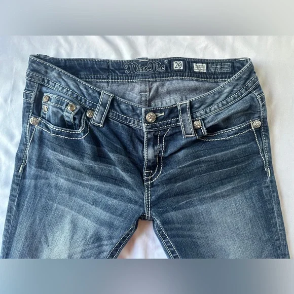 Miss Me Signature Ankle Skinny Jeans with Embellished Pockets - Picture 3 of 8